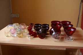 čtvrtých 20fotek Sklo a porcelán různe prodám - 6