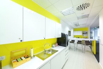 Kancelářské prostory pro 3-4 osobu v Regus River Garden - 6
