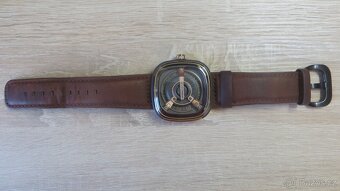 Hodinky SEVENFRIDAY SWISS MADE-vymena - 6