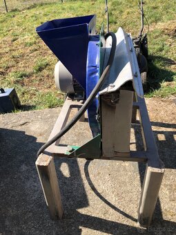 výkonná elektrická drtička na ovoce NOVÁ - motor Siemens - 6