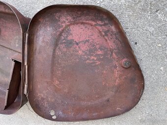 Jawa 500 OHC. - schránky baterie a nářadí - 6