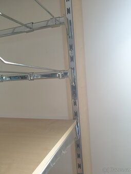 Vybavení prodejny (stojany, štendry, drátěné koše, ramínka) - 6