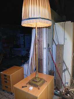 Prodám nábytek nejspíš do kanceláře - 6