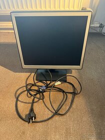 Stolní počítač + monitor - 6