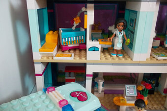 Lego Friens 41318, Nemocnice/sanitka/vrtulník - 6