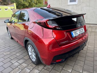 Spolehlivá a servisovaná Honda Civic 1.4 i-VTEC (2015) - 6