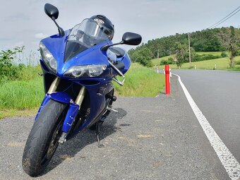 Yamaha R1 2004 - 6