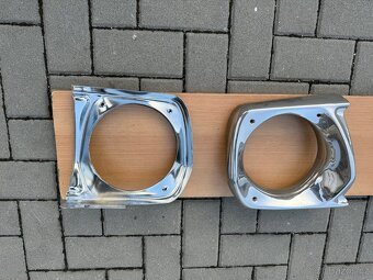 Volha Gaz 24, chromové mezikruží světel, nové - 6