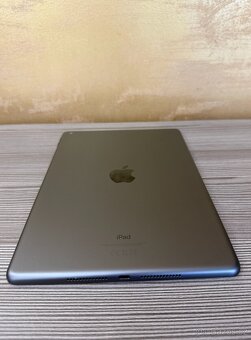 Apple iPad 7 32GB Space Gray, top stav - 6