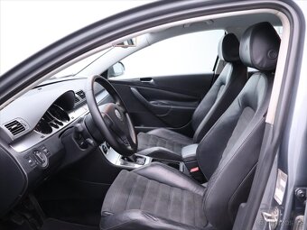 Volkswagen Passat 2,0 TDI 103kW Highline 1.Maj (2007) - 6