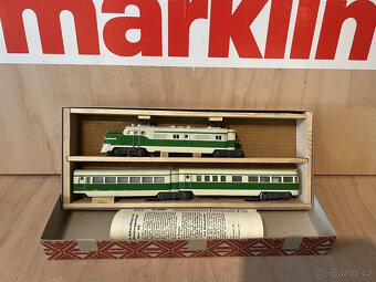 Märklin železniční vůz ST 800 zeleno-béžový Střešní žebra m - 6