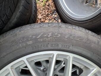 Audi Q7 285/45 r20,jako nová.... - 6