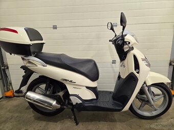 Honda SH125i - 6