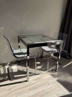 Jídelní set – rozkládací stůl + 2 průhledné židle - 6