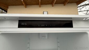 Vestavná lednice - 6