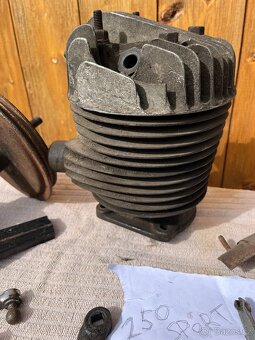 Prodám ČZ 250 předválečná díly i 175 - 6