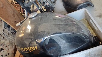 Triumph Thunderbird 900 - 6