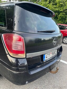 Opel Astra H 1.7 cdti caravan plná výbava - 6