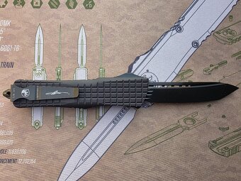 Microtech Combat Troodon Delta Frag Shadow Tanto - 6