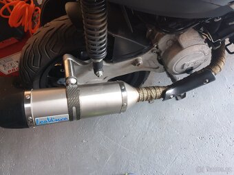 Aprilia SR max 125 2014 - 6