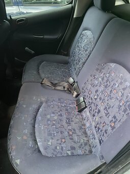 Peugeot 206 1,1 - 6