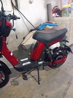 Nádherný skútr elektro skútr - 6