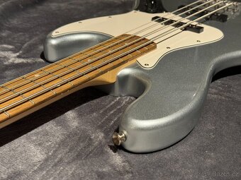 Squier Affinity Jazz Bass - 6
