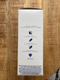 Elektrický zubní kartáček Oral-B iO Series 4 - 6