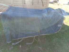 Výběhová deka QHP 100g 125 cm - 6