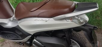 Piaggio Beverly 300 - 6