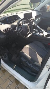 PEUGEOT 3008 1.5b HDi 130 Allure AT - 6