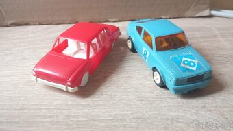 Dvě autíčka 1x škoda Rapid - 6