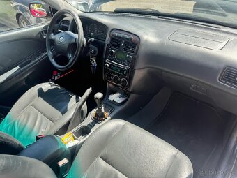 Toyota avensis t22 2.0 110kw - 6