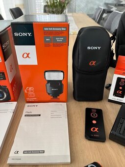Sony A57 s příslušenstvím - 6