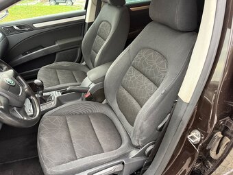 Škoda Superb Combi 2.0 TDI 9/2012 Family / NAVIGACE - 6