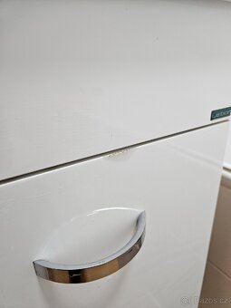 Umyvadlo se skříňkou - 6