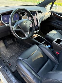 Tesla model X - 6