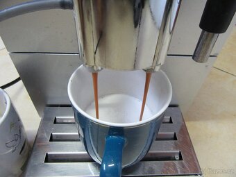 Nabízím kávovar Jura ENA 9. Plně funkční. Nejde o novou věc. - 6