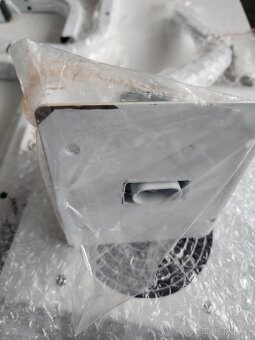 Pedikérská stolička s opěrkou nohy a odsáváním prachu - 6