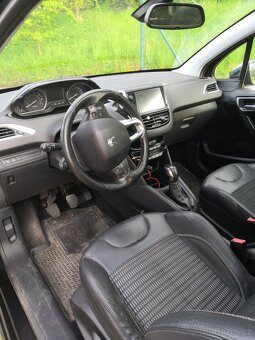 Peugeot 208 - 6