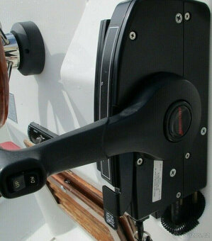 Závěsný motor Mercury 60 HP, čtyřtaktní motor s dlouhou hříd - 6