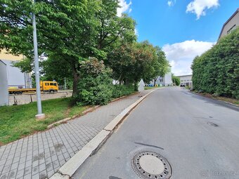 Pronájem komerčního pozemku 380m² - - 6