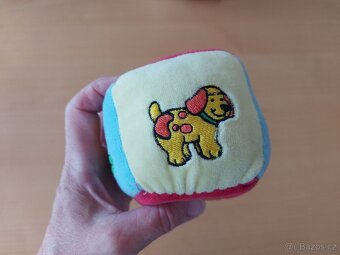 LÁTKOVÁ KOSTKA PRO NEJMENŠÍ 7 CM - 6