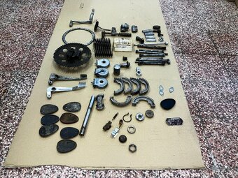 JAWA 50 TYP 550 /555 - díly - 6