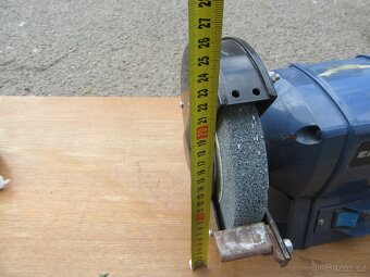 Nabízím dvoukotoučovou brusku Einhell. Plně funkční. Bez kry - 6