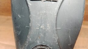 Lyžařské boty vel 23,5 - 6