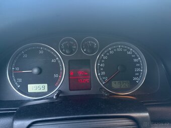 Volkswagen Passat Combi 1,9 TDI 96 kw - 6