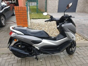 Scooter, kept in garage and like new - 6