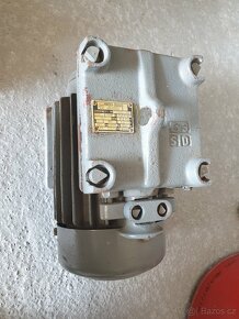 Asynchronní 3~motor 1.5 kW / 1390 ot. patkovy - 6