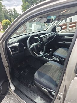 Toyota Hilux - 6